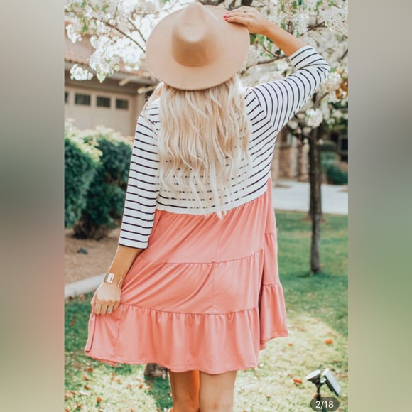 Last 2 😍 Tiered T-Shirt Dress Size M - Picture 3 of 5